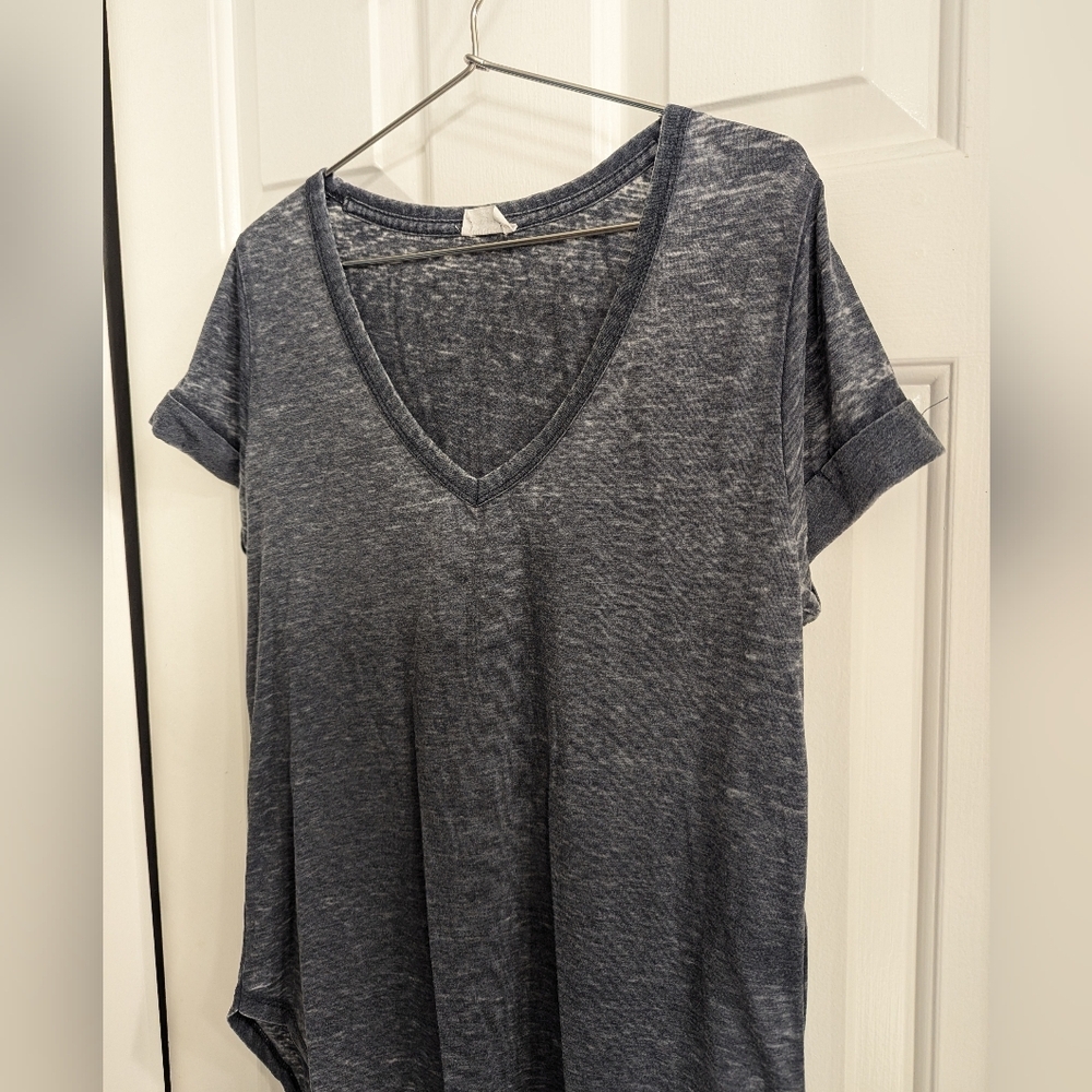 Cotton On Oversized Hi Lo Rounded Hem V Neck Burnout Tee Shirt - Picture 2 of 5